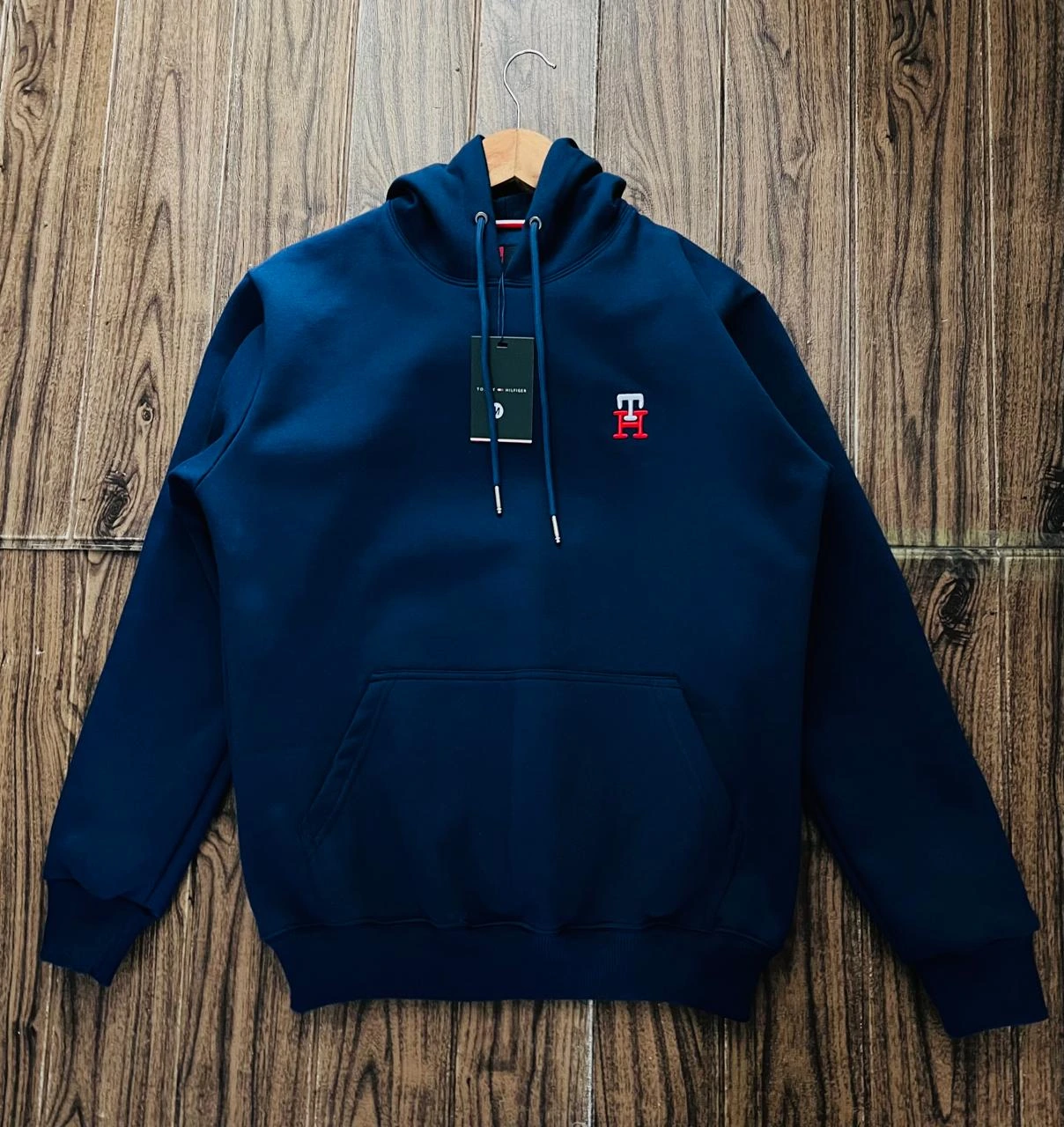 Polera con Capucha Clásica
